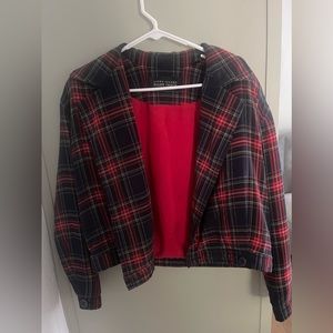 Linda Allard Ellen Tracy 100% silk cropped Jacket